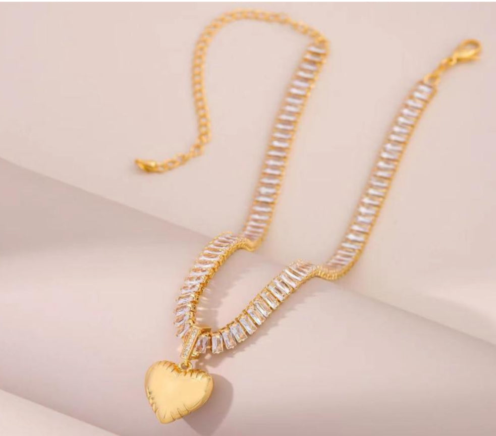 Royal Heart Choker